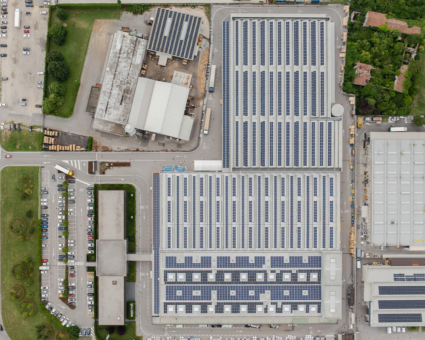 vista dell'impianto fotovoltaico Tecnosystemi dall'alto