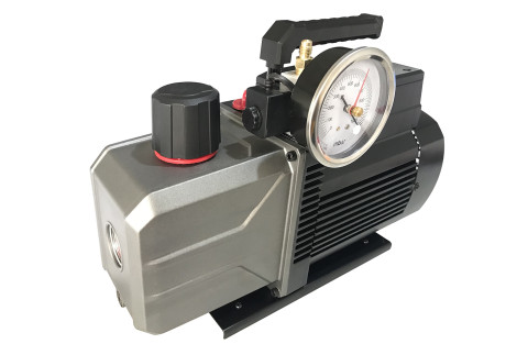 BEV two-stage vacuum pump for R32 gas